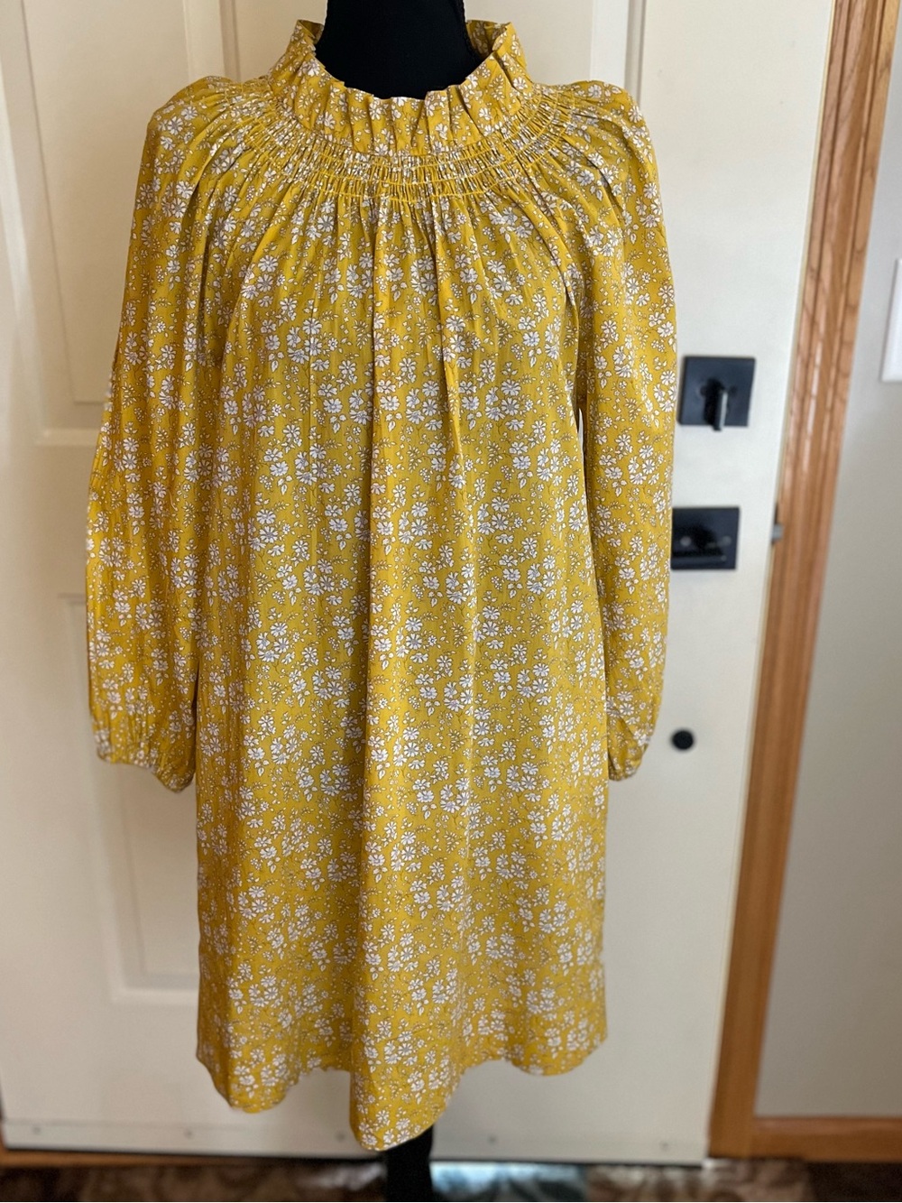 Women’s J. Crew liberty floral yellow ruffle neck puff sleeve shift dress. XS
